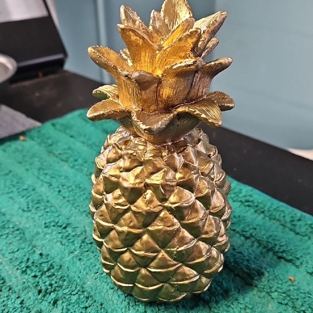 Gold Pineapple Home Accent